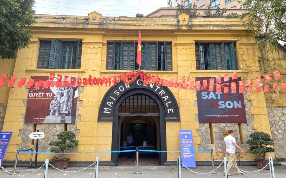 Prisão de Hoa Lo